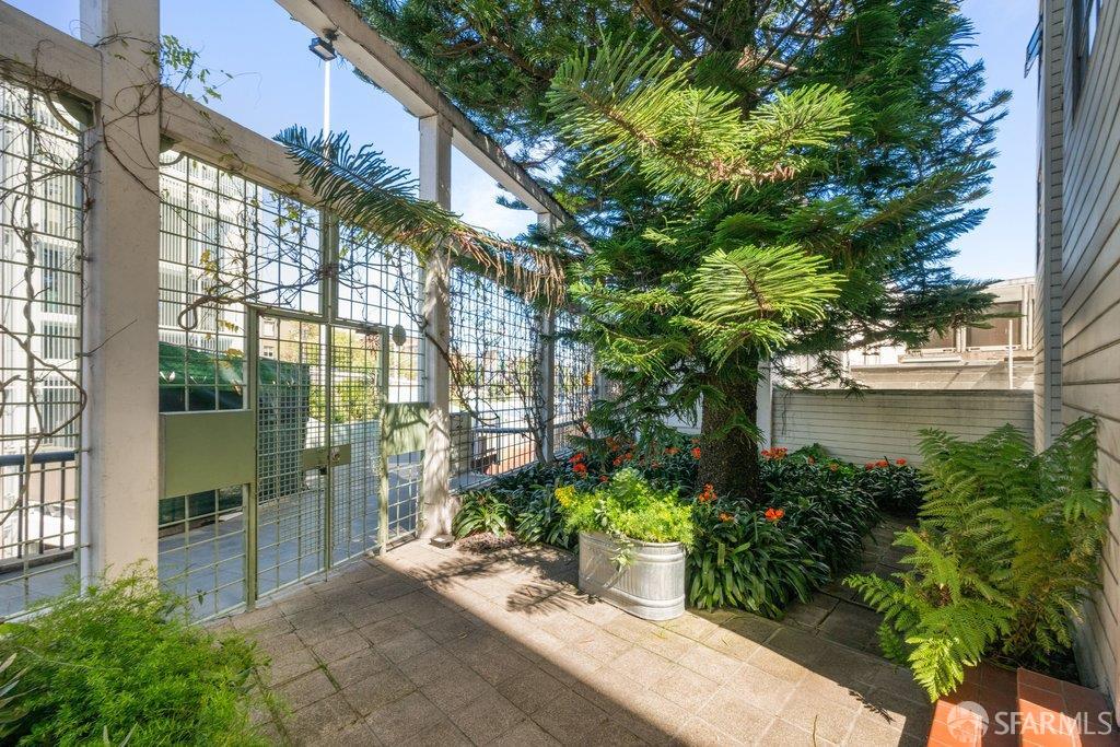 Detail Gallery Image 59 of 92 For 2425 Market St #6,  San Francisco,  CA 94114 - 2 Beds | 1 Baths