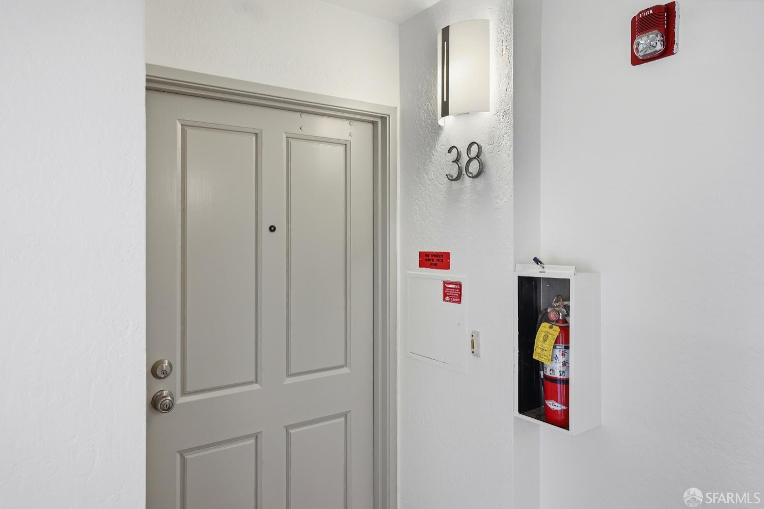 Detail Gallery Image 6 of 39 For 1308 Walden Rd #38,  Walnut Creek,  CA 94597 - 2 Beds | 2 Baths