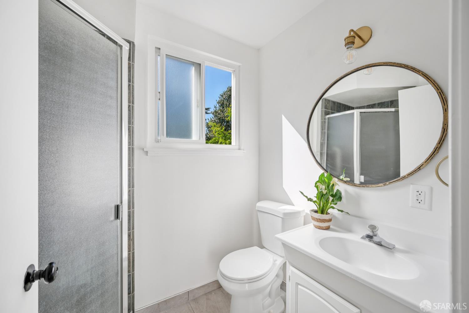 Detail Gallery Image 27 of 73 For 1819 8th Ave, San Francisco,  CA 94109 - 3 Beds | 2 Baths