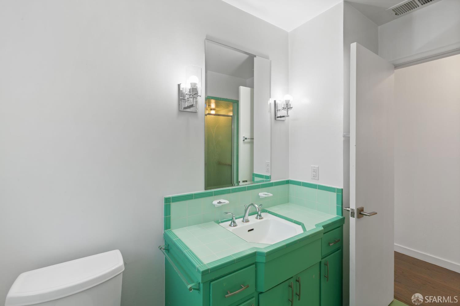 Detail Gallery Image 35 of 54 For 108 Inner Cir, Redwood City,  CA 94062 - 2 Beds | 1 Baths