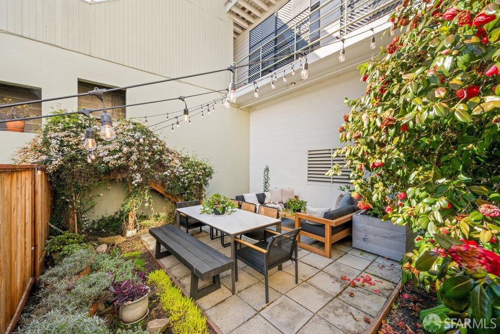 Detail Gallery Image 43 of 92 For 2425 Market St #6,  San Francisco,  CA 94114 - 2 Beds | 1 Baths