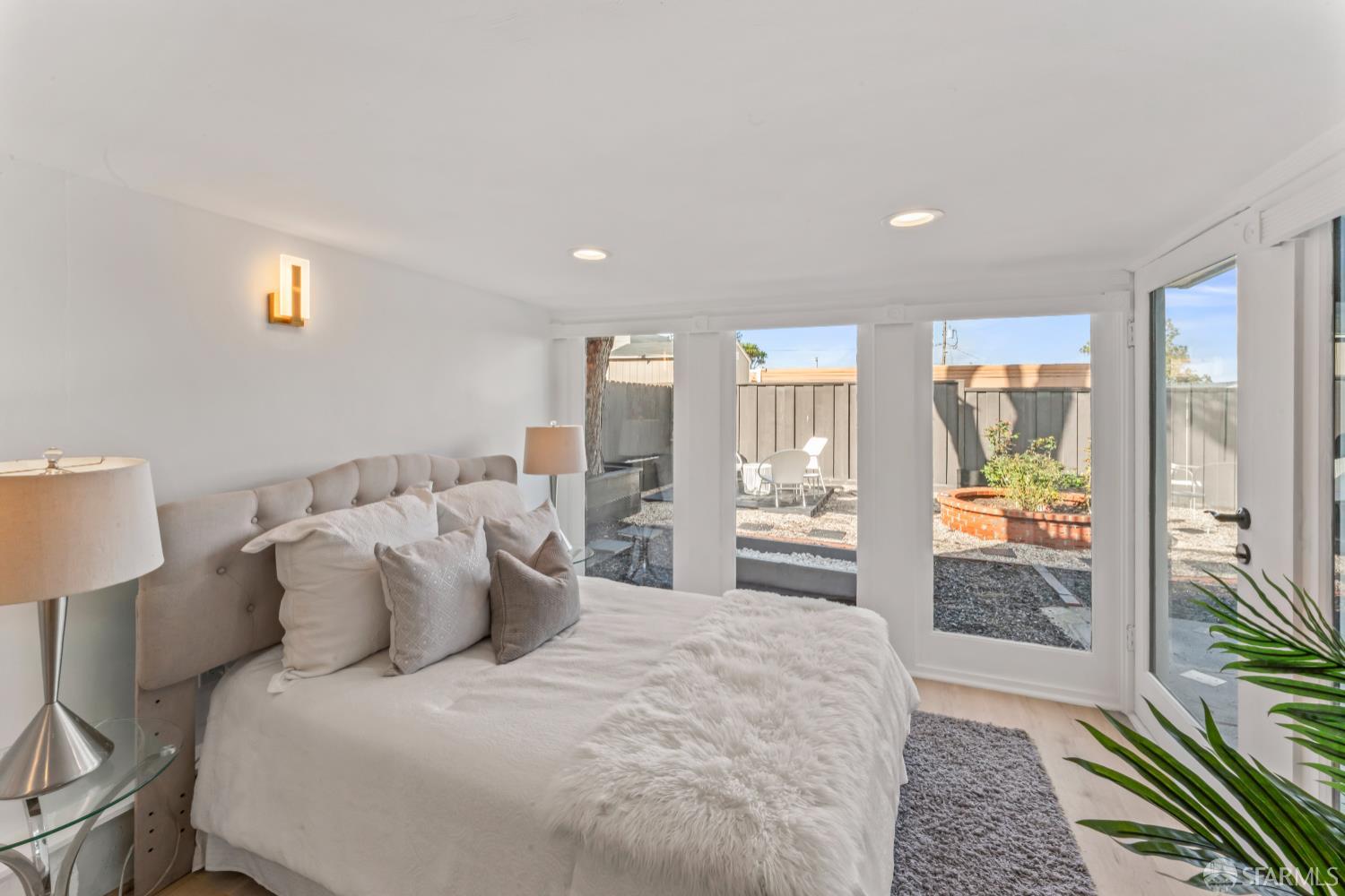 Detail Gallery Image 21 of 43 For 300 Klamath St, Brisbane,  CA 94005 - 3 Beds | 3 Baths