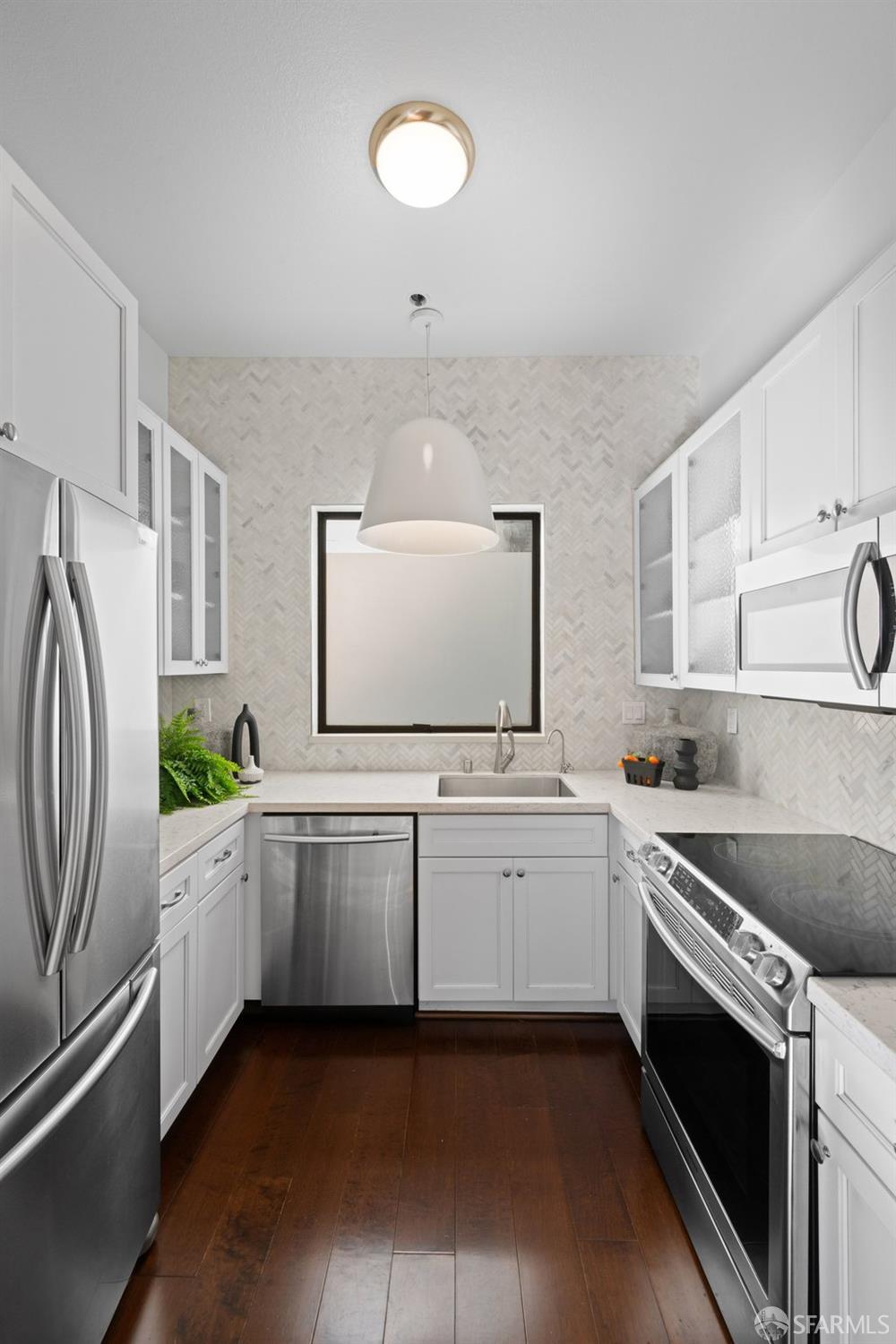 Detail Gallery Image 21 of 92 For 2425 Market St #6,  San Francisco,  CA 94114 - 2 Beds | 1 Baths