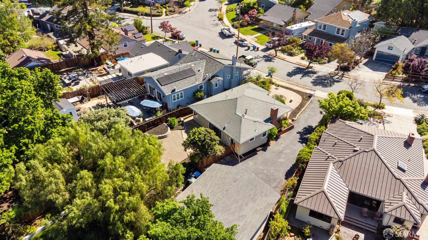 Detail Gallery Image 54 of 54 For 108 Inner Cir, Redwood City,  CA 94062 - 2 Beds | 1 Baths