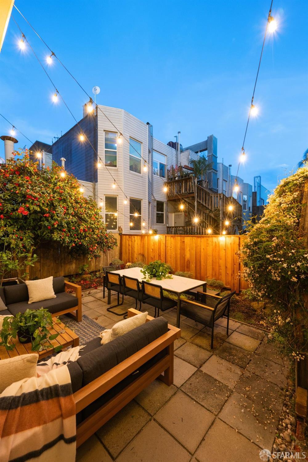 Detail Gallery Image 58 of 92 For 2425 Market St #6,  San Francisco,  CA 94114 - 2 Beds | 1 Baths