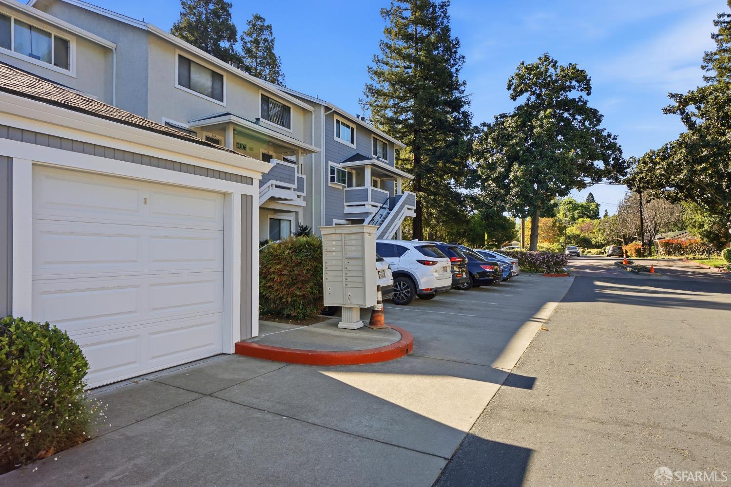 Detail Gallery Image 38 of 39 For 1308 Walden Rd #38,  Walnut Creek,  CA 94597 - 2 Beds | 2 Baths