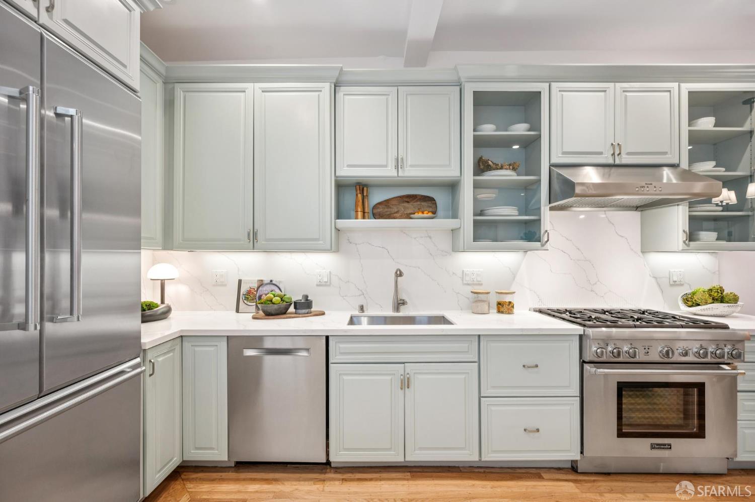 Detail Gallery Image 6 of 21 For 3920 Sacramento St, San Francisco,  CA 94118 - 3 Beds | 2 Baths