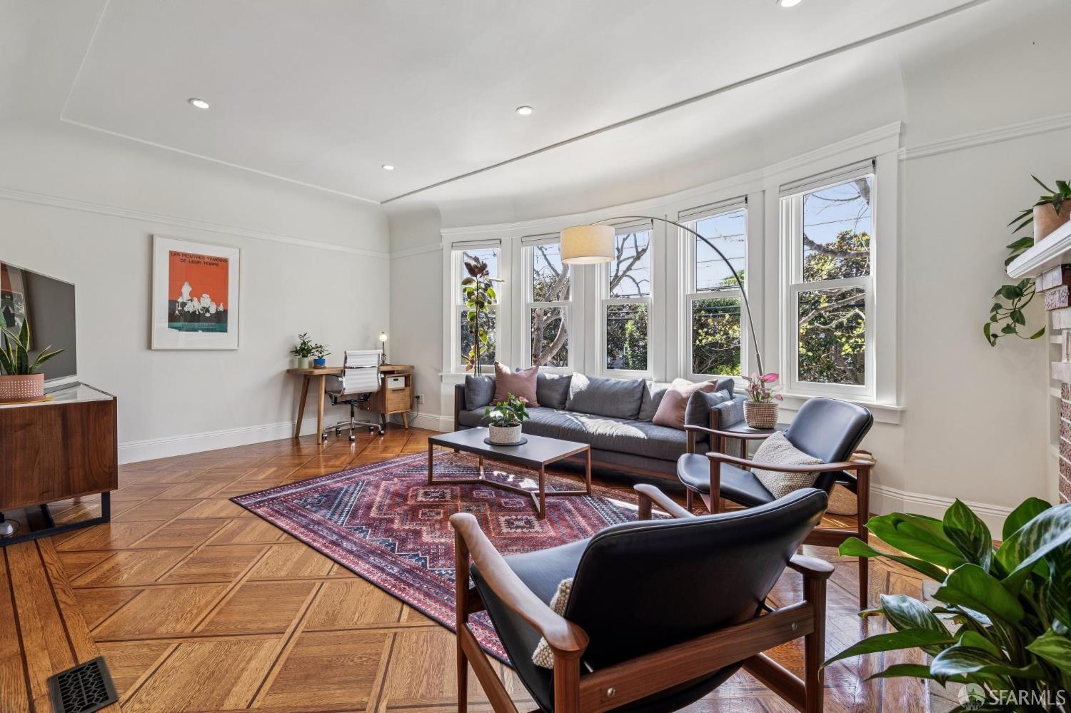 Detail Gallery Image 5 of 27 For 709 Eugenia Ave, San Francisco,  CA 94110 - 2 Beds | 1 Baths