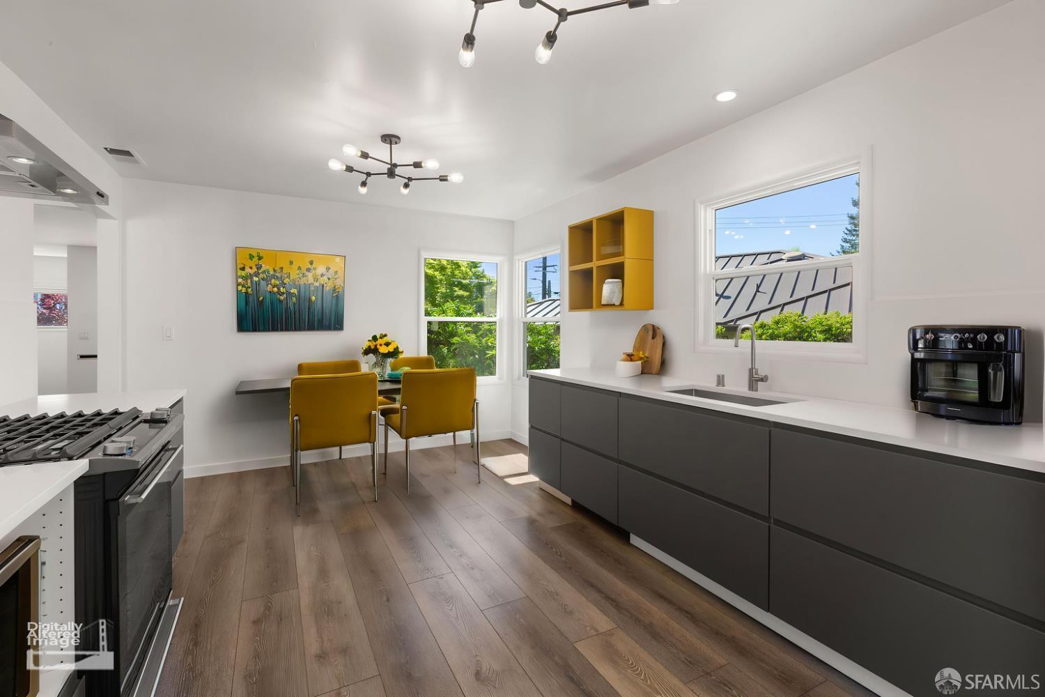 Detail Gallery Image 25 of 54 For 108 Inner Cir, Redwood City,  CA 94062 - 2 Beds | 1 Baths