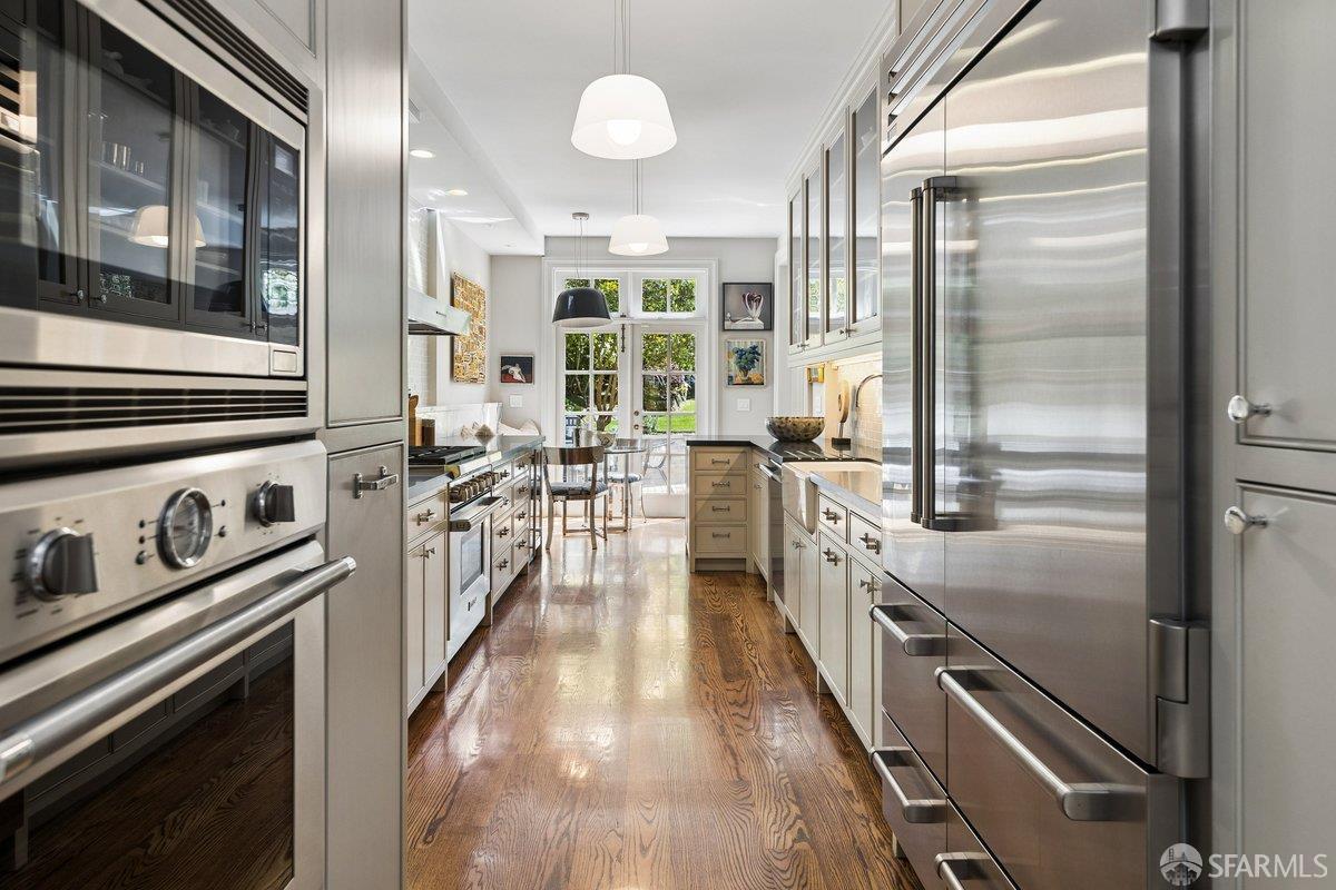 Detail Gallery Image 16 of 76 For 2649 Green St, San Francisco,  CA 94123 - 6 Beds | 6/1 Baths