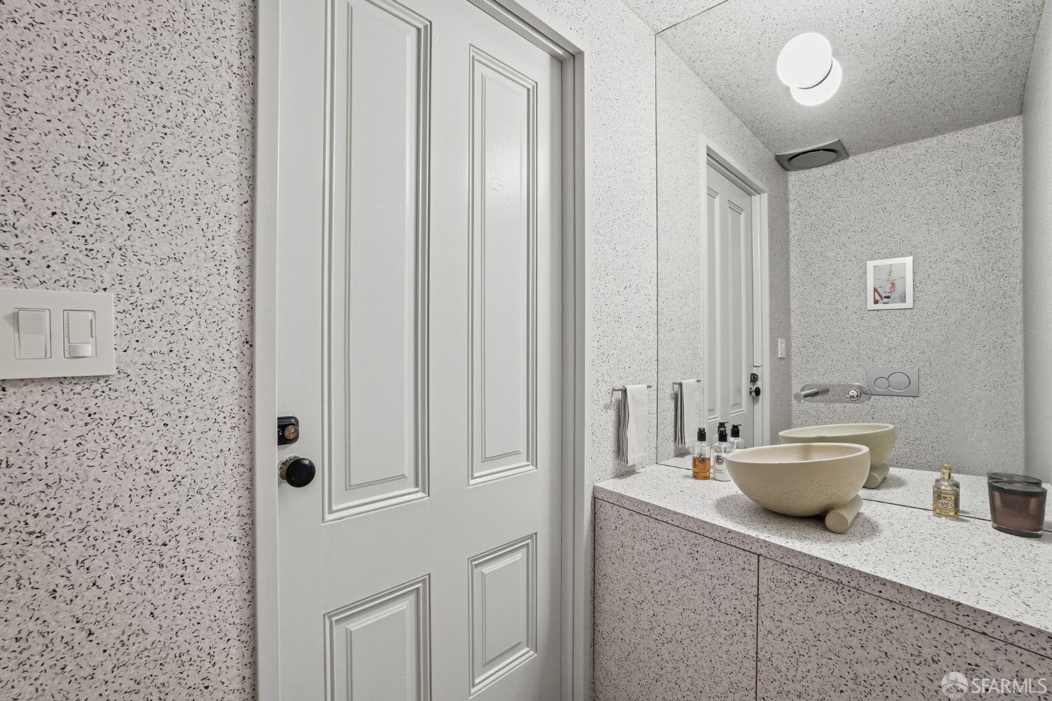 Detail Gallery Image 18 of 32 For 2698 Sutter St, San Francisco,  CA 94115 - 2 Beds | 1/1 Baths