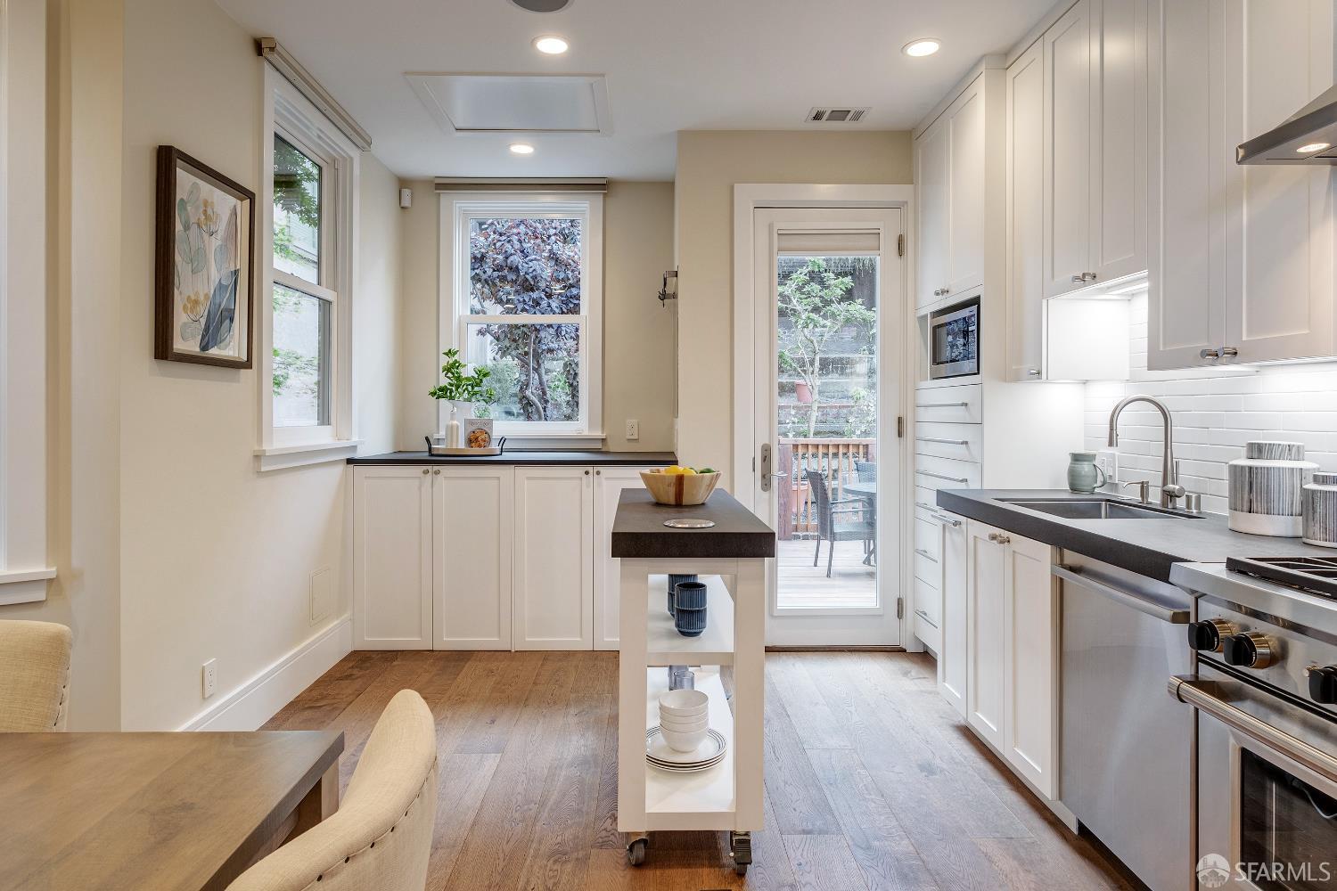 Detail Gallery Image 29 of 43 For 1041 Filbert St, San Francisco,  CA 94133 - 2 Beds | 1/1 Baths