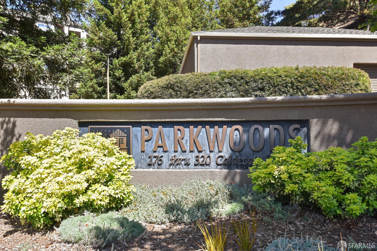 Detail Gallery Image 2 of 11 For 220 Caldecott Ln #311,  Oakland,  CA 94618 - 2 Beds | 2 Baths