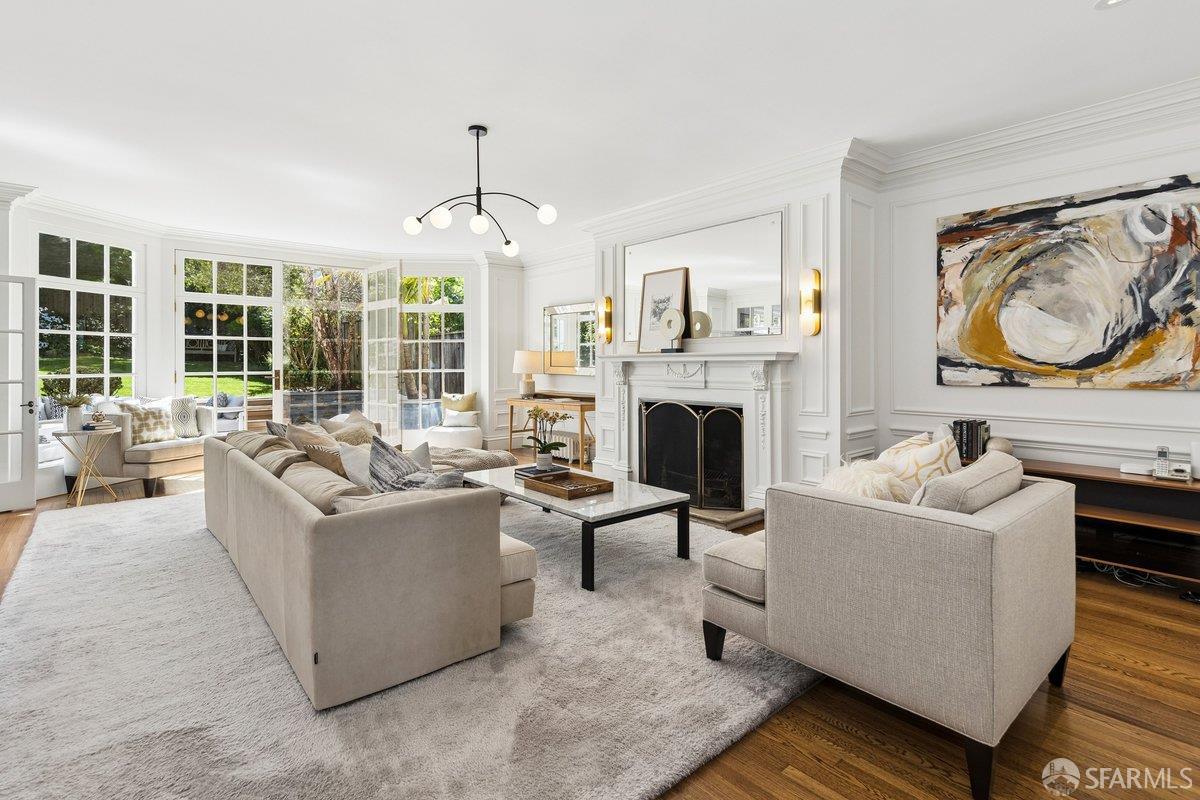 Detail Gallery Image 18 of 76 For 2649 Green St, San Francisco,  CA 94123 - 6 Beds | 6/1 Baths