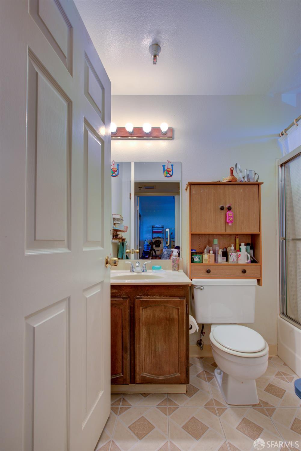 Detail Gallery Image 15 of 22 For 711 S Bayshore Blvd #10,  San Mateo,  CA 94401 - 1 Beds | 1 Baths