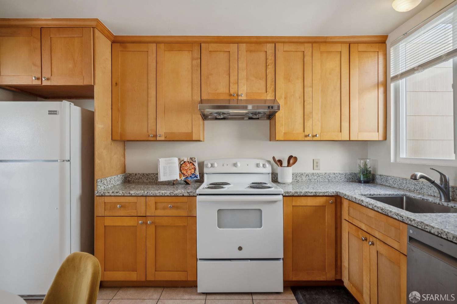 Detail Gallery Image 19 of 64 For 1226 Felton St, San Francisco,  CA 94134 - 5 Beds | 3 Baths