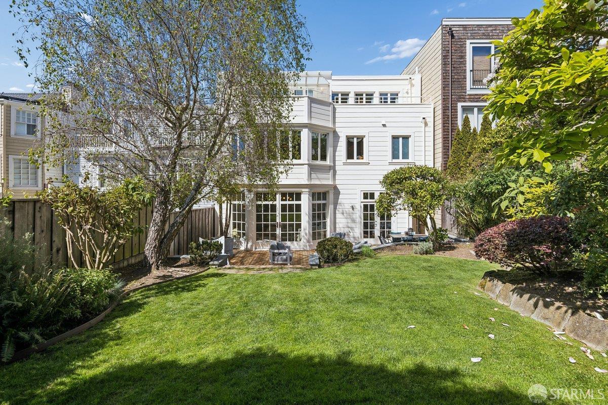 Detail Gallery Image 26 of 76 For 2649 Green St, San Francisco,  CA 94123 - 6 Beds | 6/1 Baths