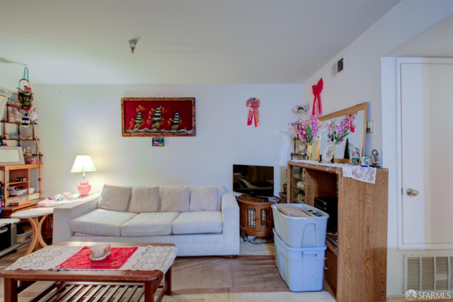 Detail Gallery Image 7 of 22 For 711 S Bayshore Blvd #10,  San Mateo,  CA 94401 - 1 Beds | 1 Baths