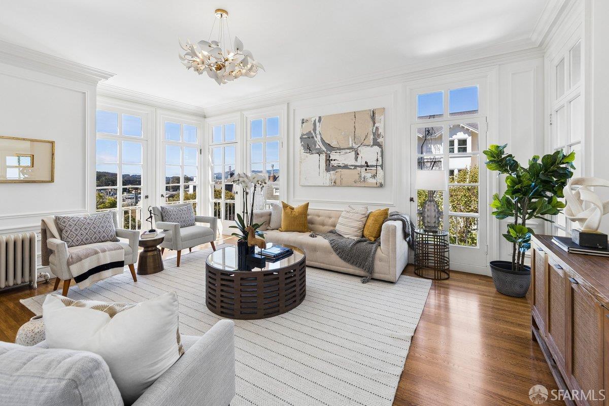 Detail Gallery Image 3 of 76 For 2649 Green St, San Francisco,  CA 94123 - 6 Beds | 6/1 Baths