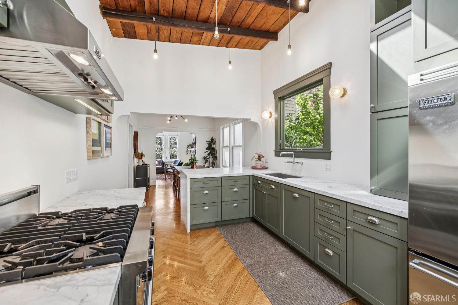 Detail Gallery Image 11 of 27 For 709 Eugenia Ave, San Francisco,  CA 94110 - 2 Beds | 1 Baths