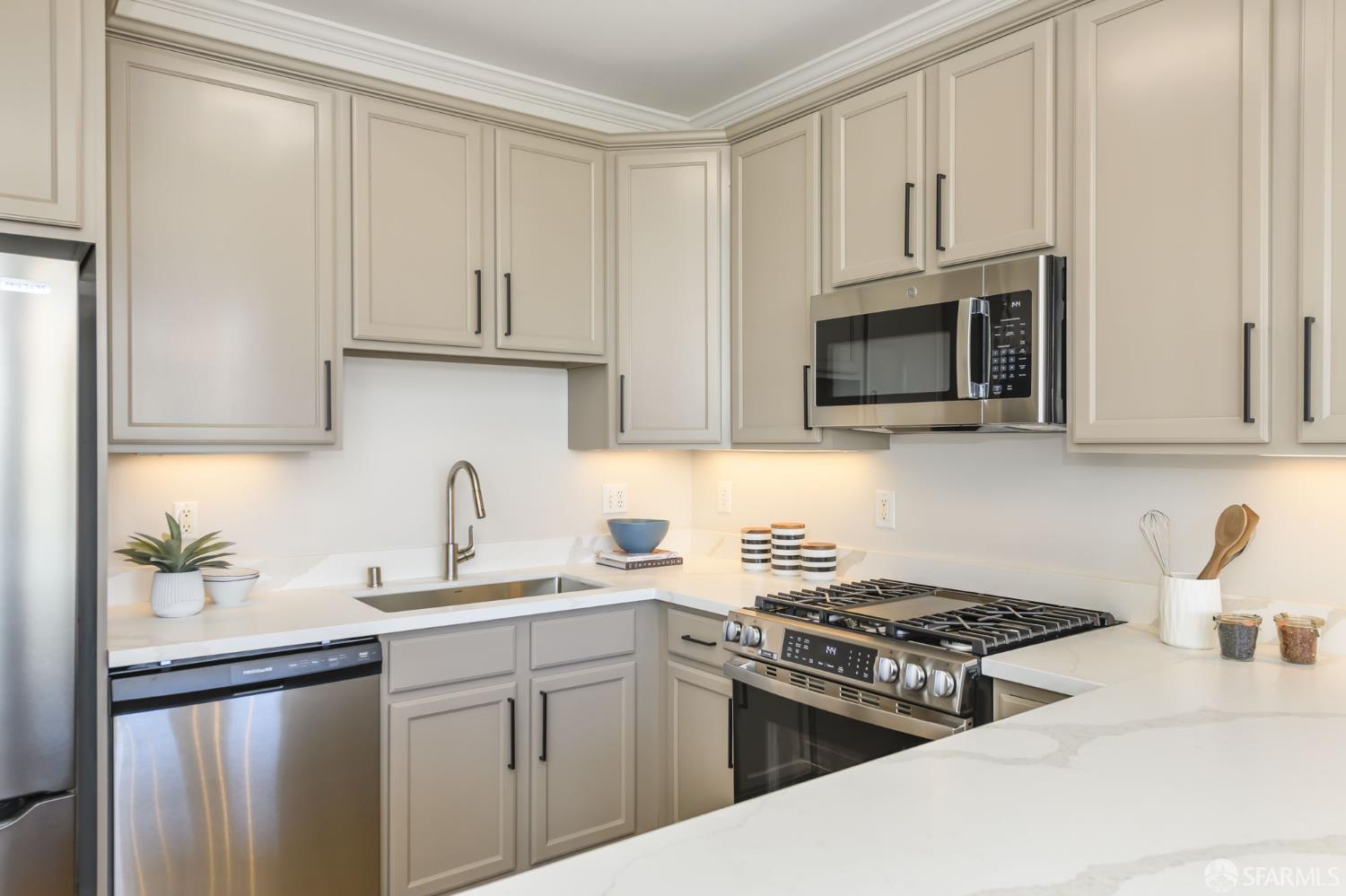 Detail Gallery Image 10 of 33 For 308 Shotwell St #2,  San Francisco,  CA 94110 - 2 Beds | 2 Baths