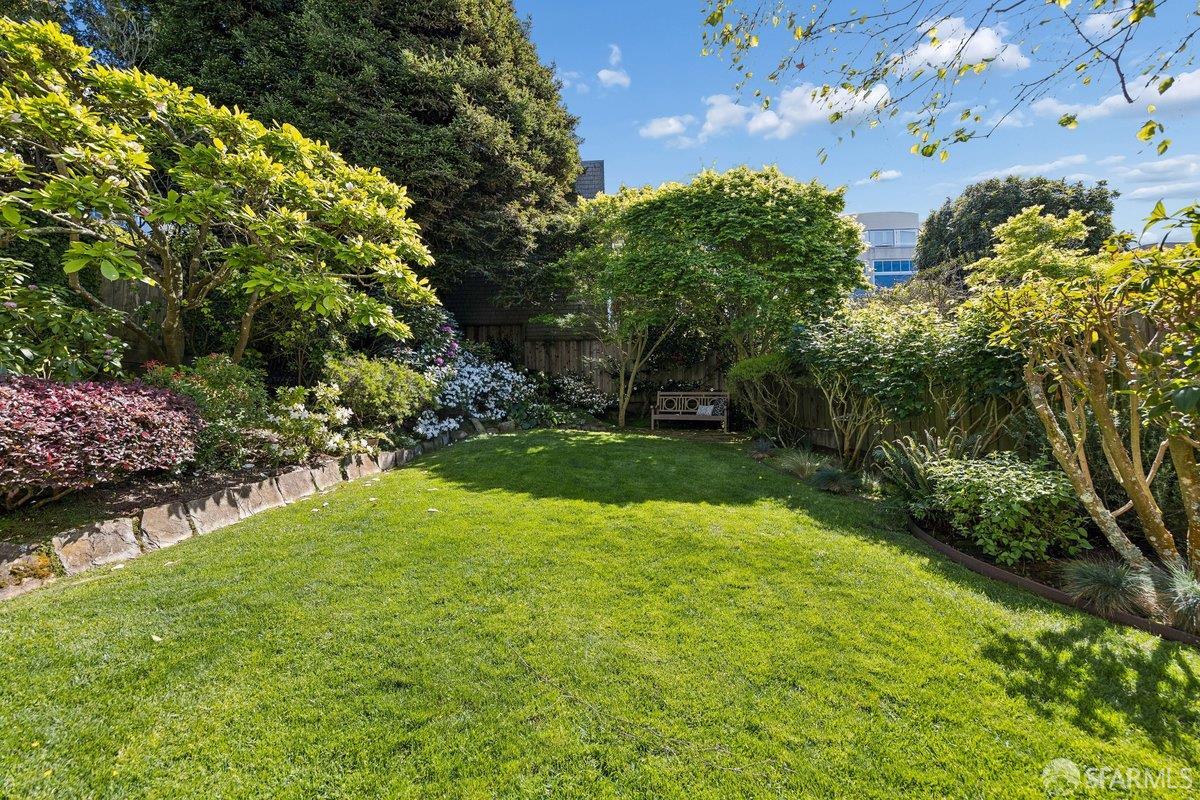 Detail Gallery Image 24 of 76 For 2649 Green St, San Francisco,  CA 94123 - 6 Beds | 6/1 Baths