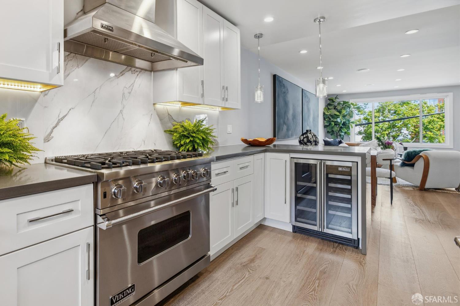 Detail Gallery Image 9 of 43 For 456 Kansas St #1,  San Francisco,  CA 94107 - 3 Beds | 2 Baths