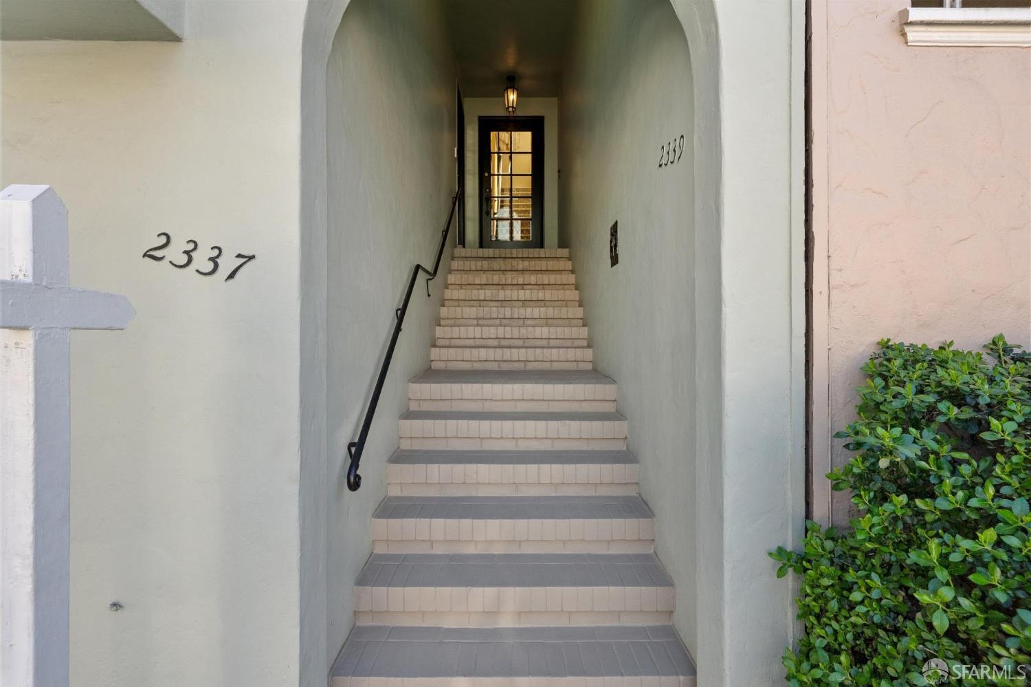 Detail Gallery Image 2 of 62 For 2335 Bay St, San Francisco,  CA 94123 - – Beds | – Baths