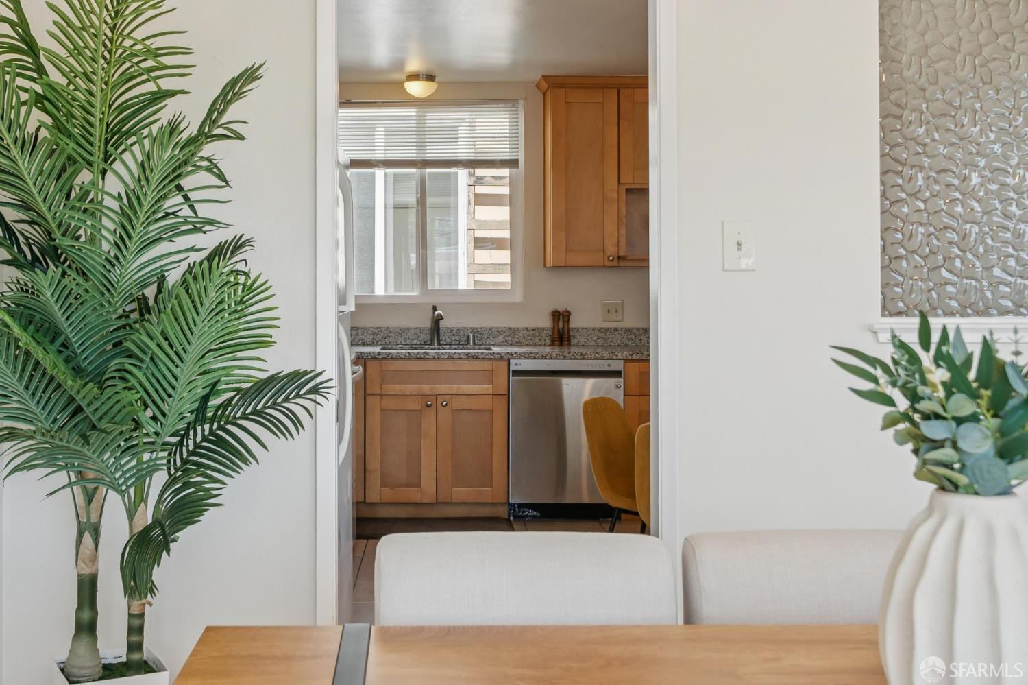 Detail Gallery Image 16 of 64 For 1226 Felton St, San Francisco,  CA 94134 - 5 Beds | 3 Baths