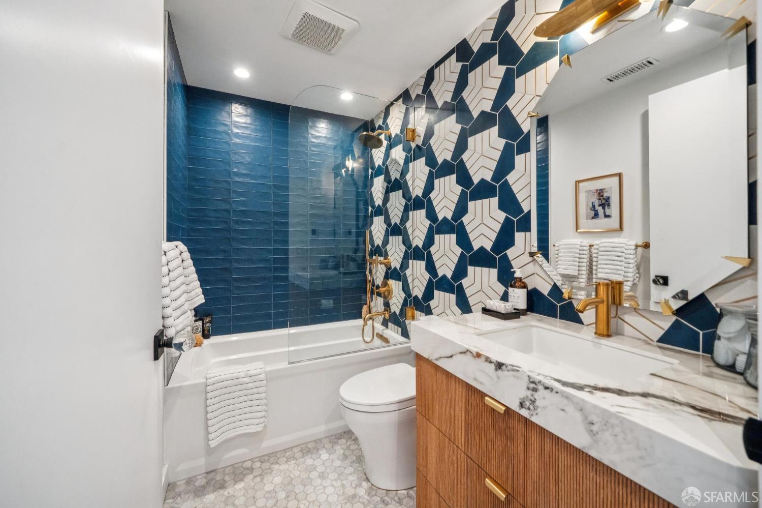 Photo #24: 426114544 Listing: Photo #24