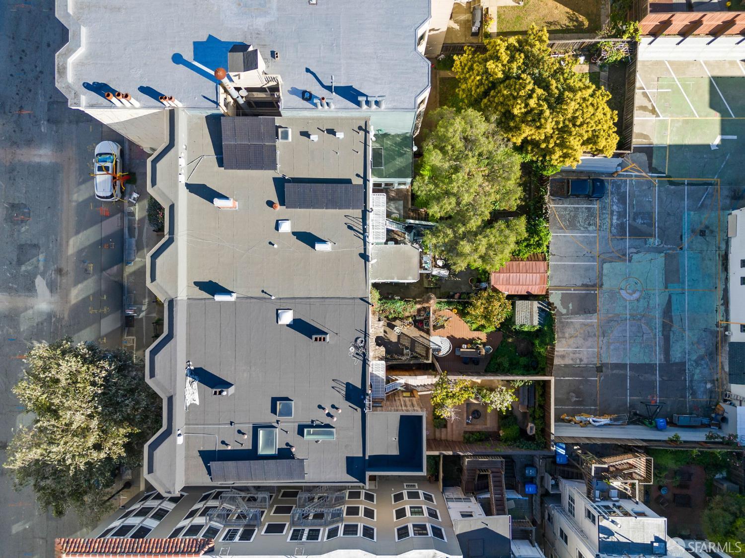 Detail Gallery Image 76 of 79 For 569 Capp St, San Francisco,  CA 94110 - 5 Beds | 3 Baths