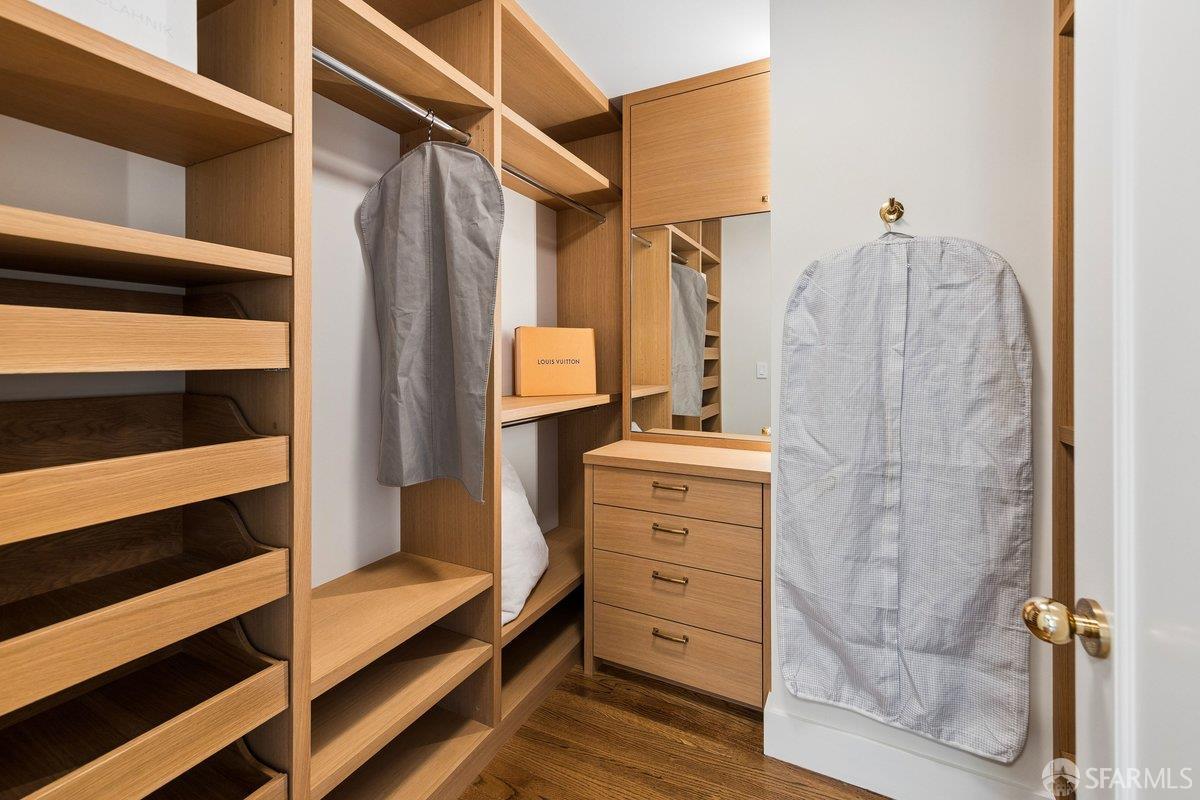 Detail Gallery Image 34 of 76 For 2649 Green St, San Francisco,  CA 94123 - 6 Beds | 6/1 Baths