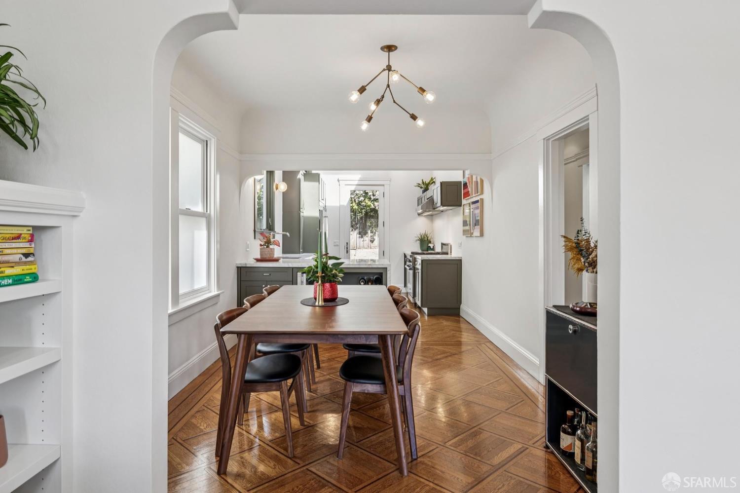 Detail Gallery Image 6 of 27 For 709 Eugenia Ave, San Francisco,  CA 94110 - 2 Beds | 1 Baths