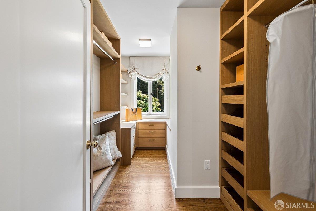 Detail Gallery Image 33 of 76 For 2649 Green St, San Francisco,  CA 94123 - 6 Beds | 6/1 Baths