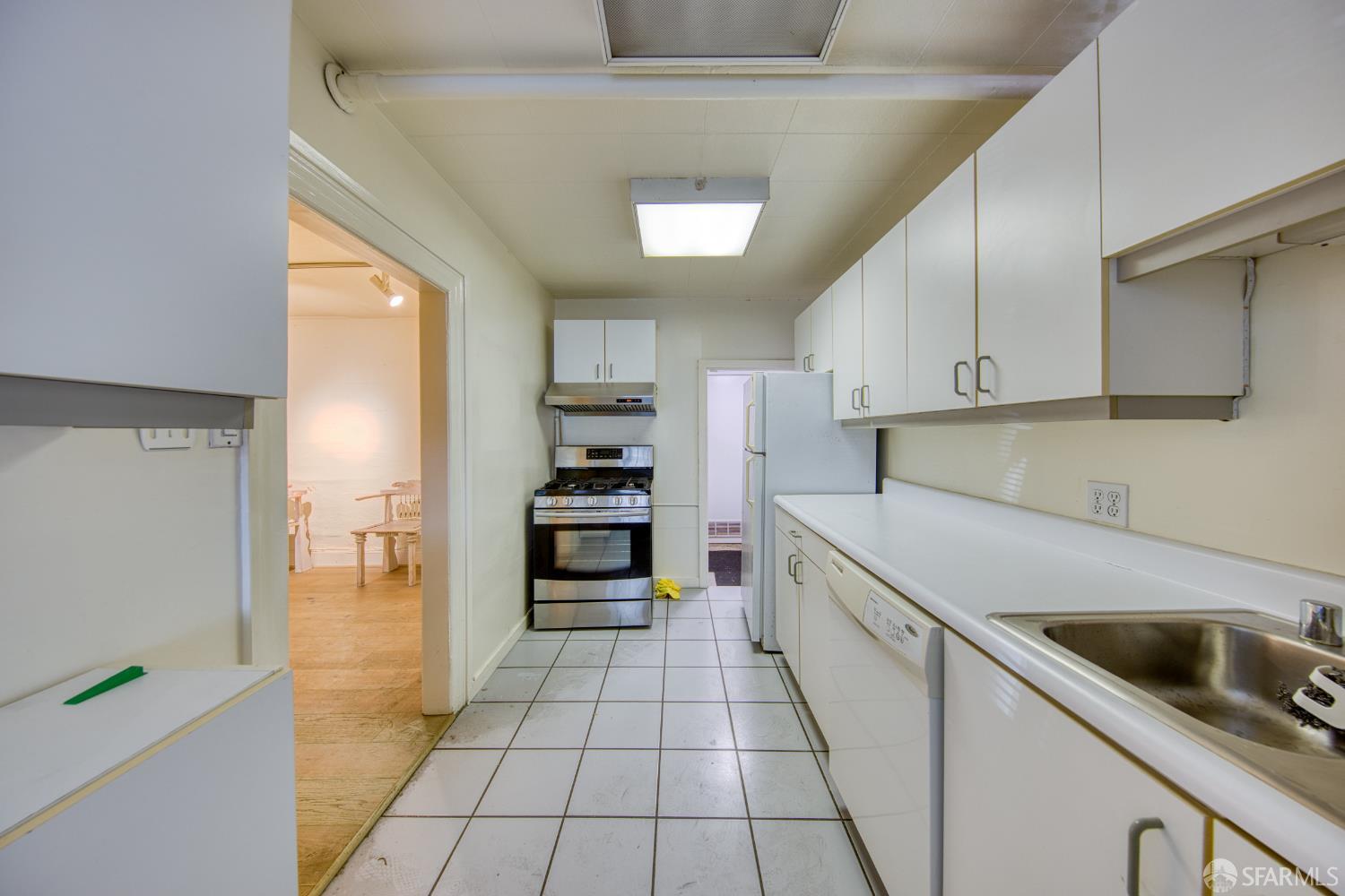 Detail Gallery Image 5 of 17 For 2100 Pine St, San Francisco,  CA 94115 - – Beds | – Baths