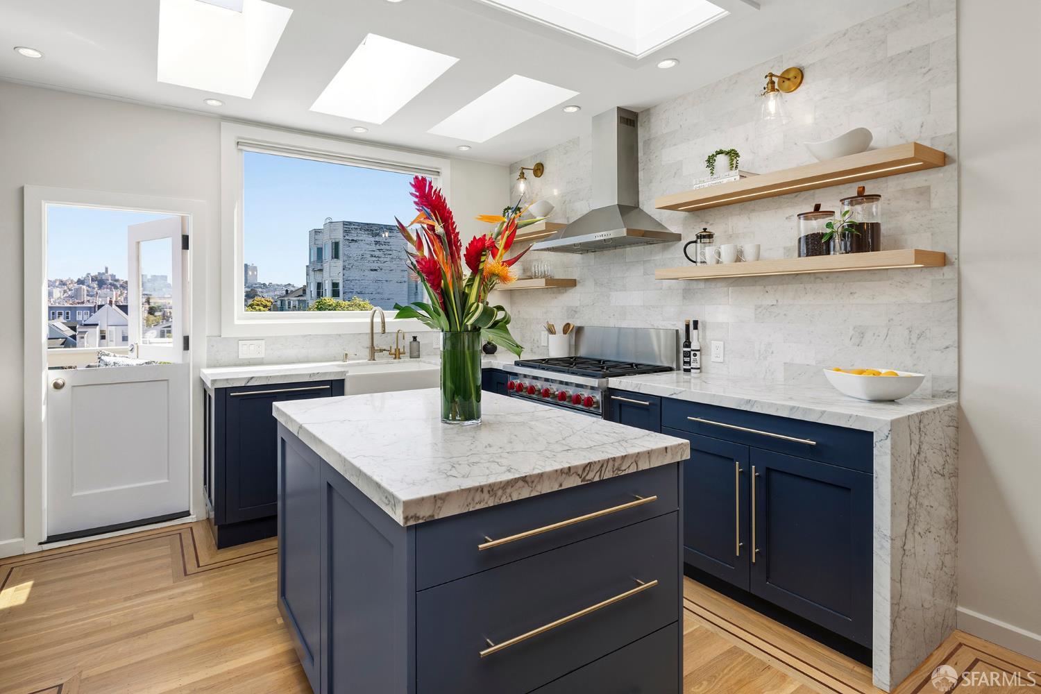 Detail Gallery Image 4 of 61 For 3036 Pierce St, San Francisco,  CA 94123 - 3 Beds | 2 Baths