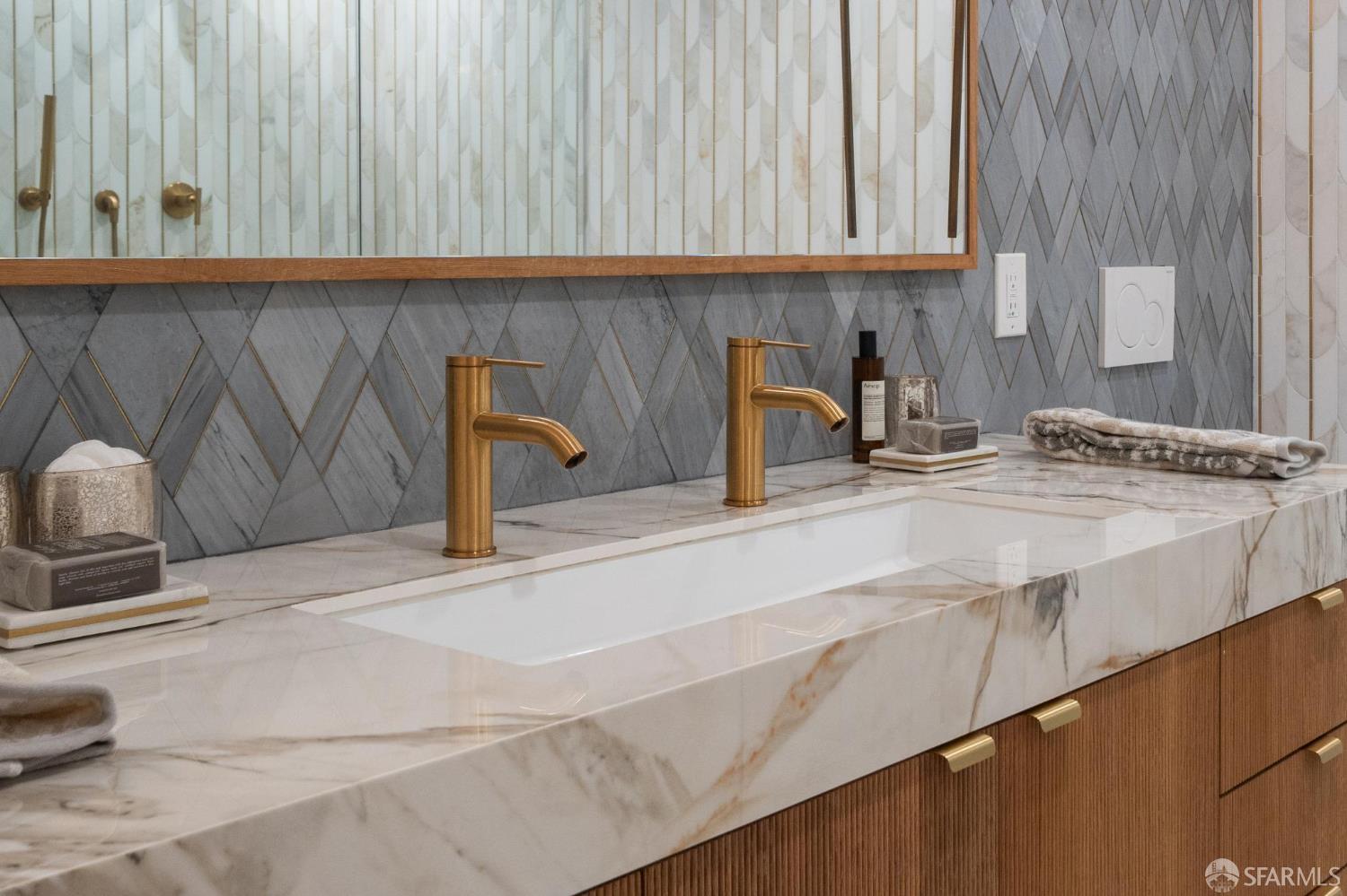 Photo #35: 426114544 Listing: Photo #35