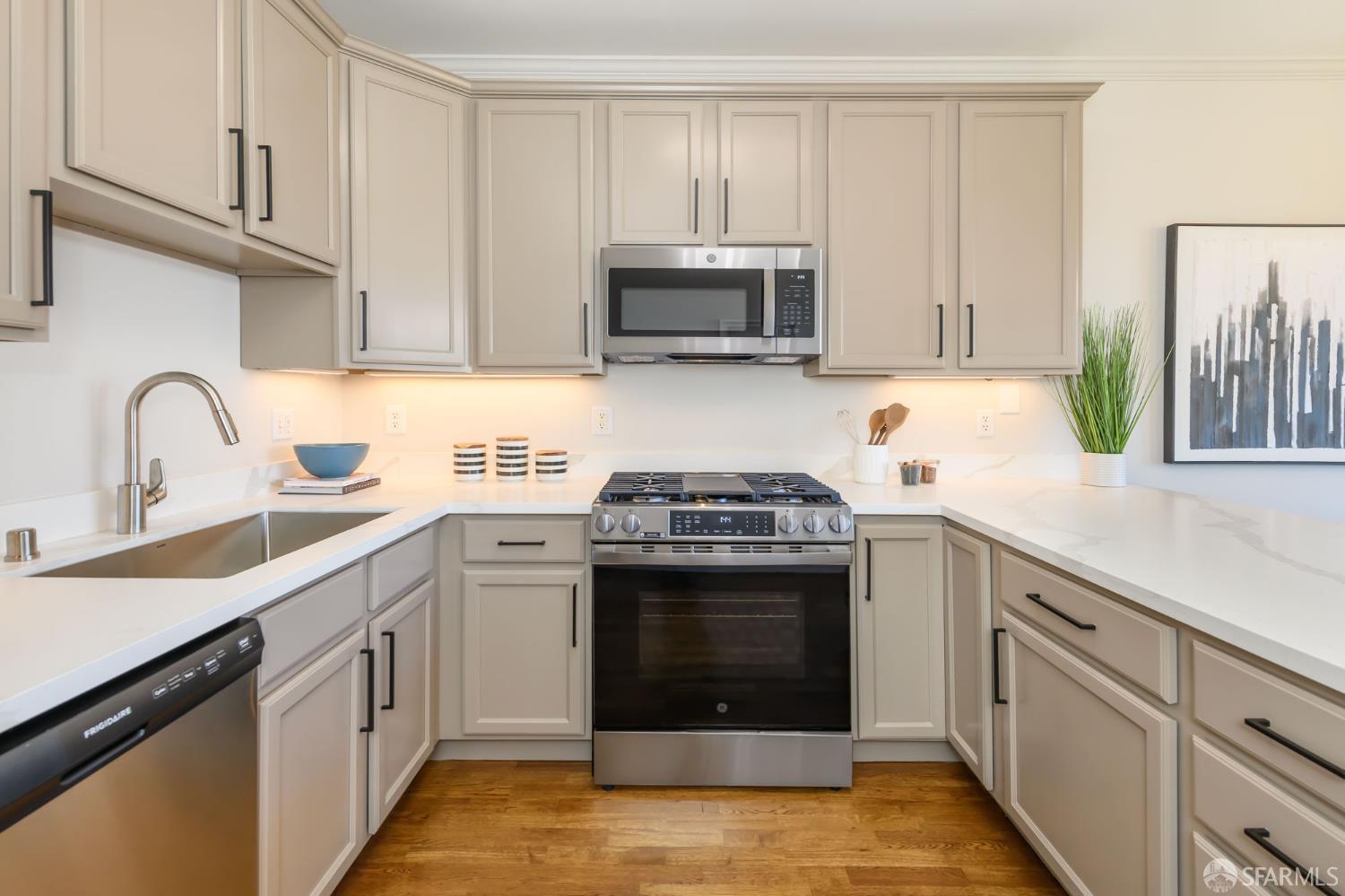 Detail Gallery Image 11 of 33 For 308 Shotwell St #2,  San Francisco,  CA 94110 - 2 Beds | 2 Baths