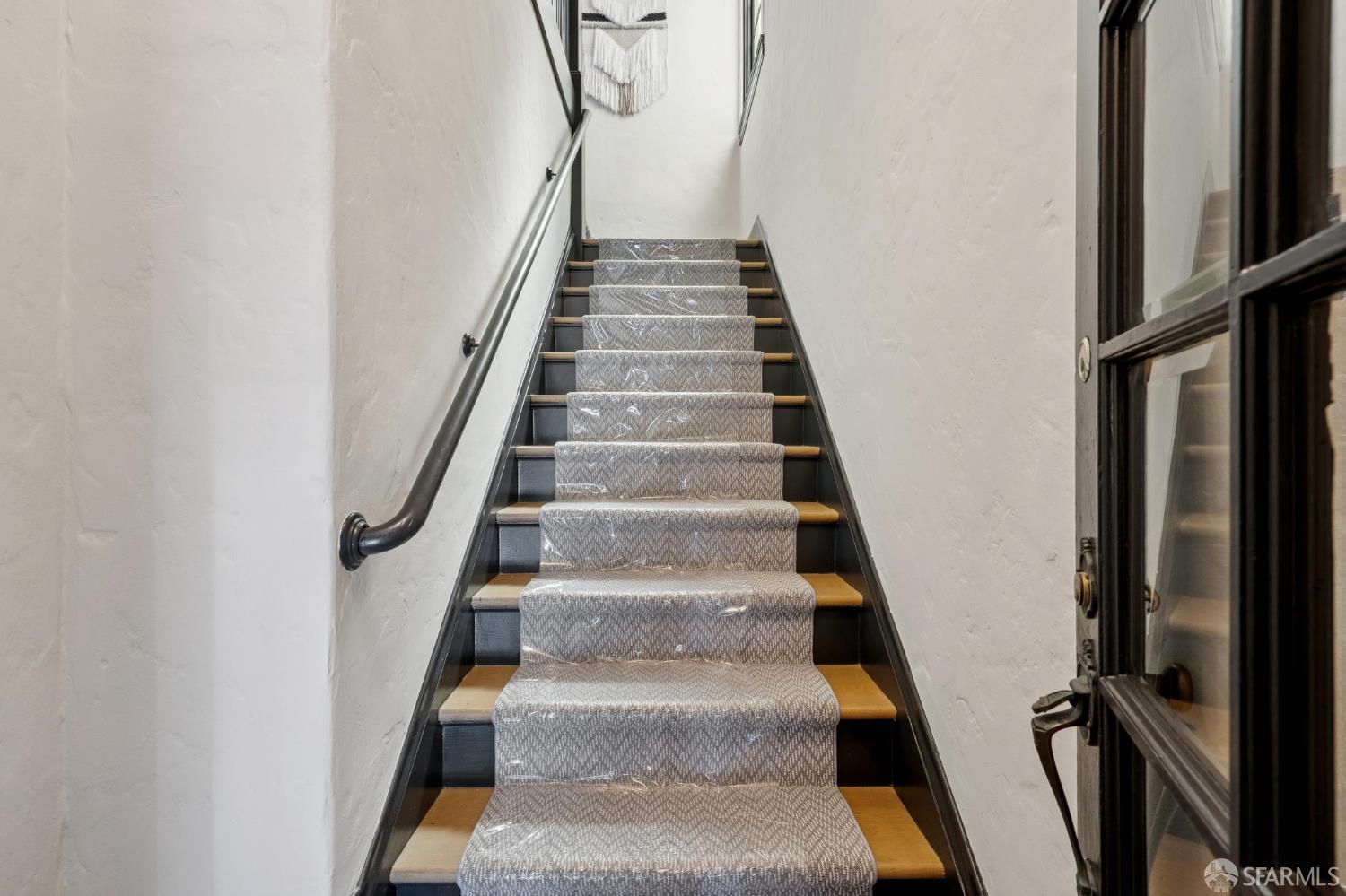 Detail Gallery Image 3 of 62 For 2335 Bay St, San Francisco,  CA 94123 - – Beds | – Baths