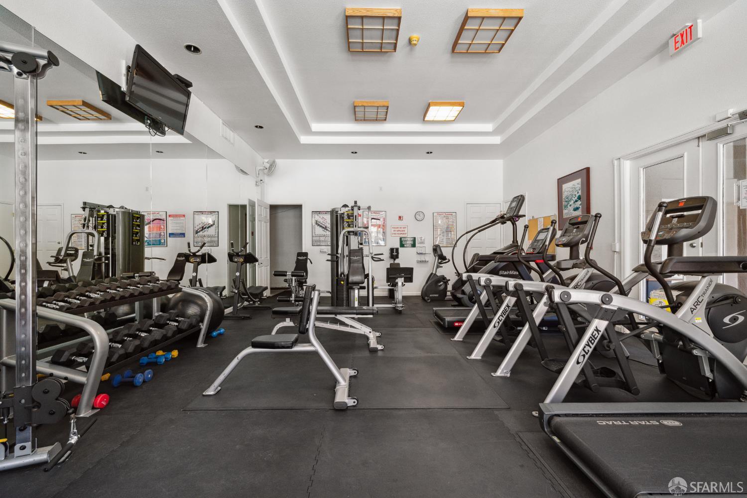 Detail Gallery Image 5 of 11 For 220 Caldecott Ln #311,  Oakland,  CA 94618 - 2 Beds | 2 Baths