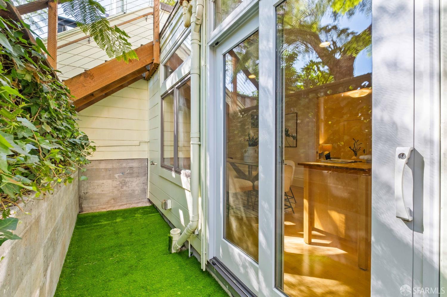 Detail Gallery Image 62 of 79 For 569 Capp St, San Francisco,  CA 94110 - 5 Beds | 3 Baths