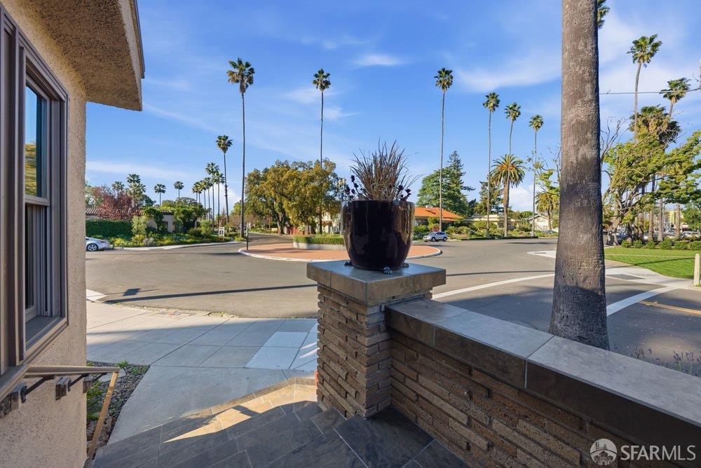 Detail Gallery Image 6 of 82 For 1208 Martin Ave, San Jose,  CA 95126 - 2 Beds | 2 Baths