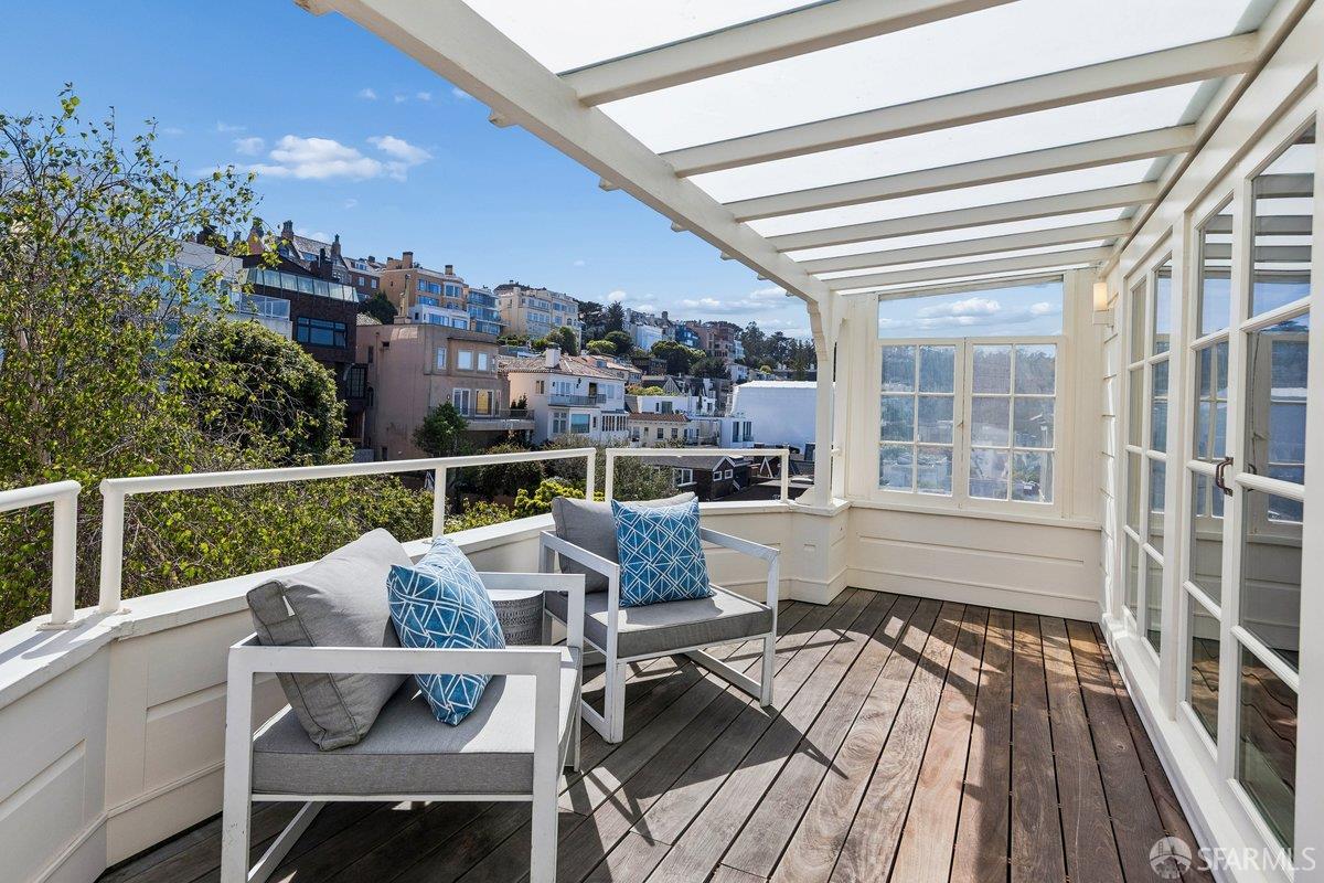 Detail Gallery Image 47 of 76 For 2649 Green St, San Francisco,  CA 94123 - 6 Beds | 6/1 Baths