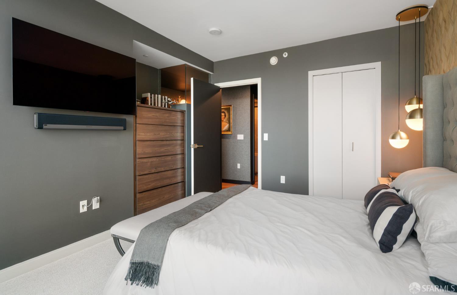 Photo #8: 426099624 Listing: Photo #8