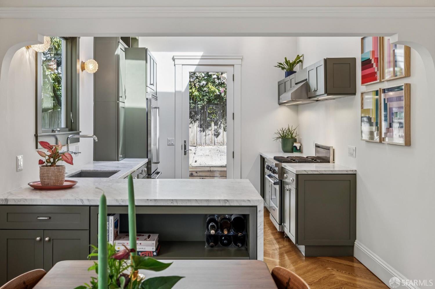 Detail Gallery Image 9 of 27 For 709 Eugenia Ave, San Francisco,  CA 94110 - 2 Beds | 1 Baths