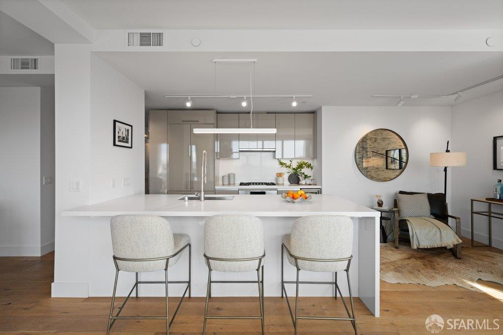 Detail Gallery Image 9 of 40 For 1450 Franklin St #1205,  San Francisco,  CA 94109 - 2 Beds | 2 Baths