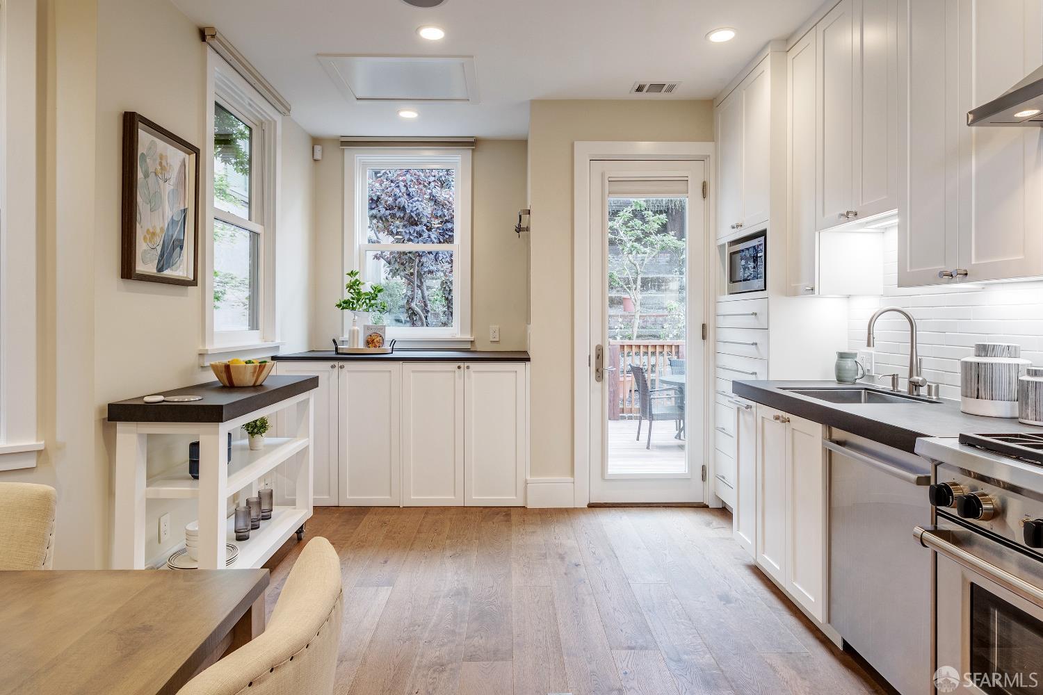 Detail Gallery Image 28 of 43 For 1041 Filbert St, San Francisco,  CA 94133 - 2 Beds | 1/1 Baths