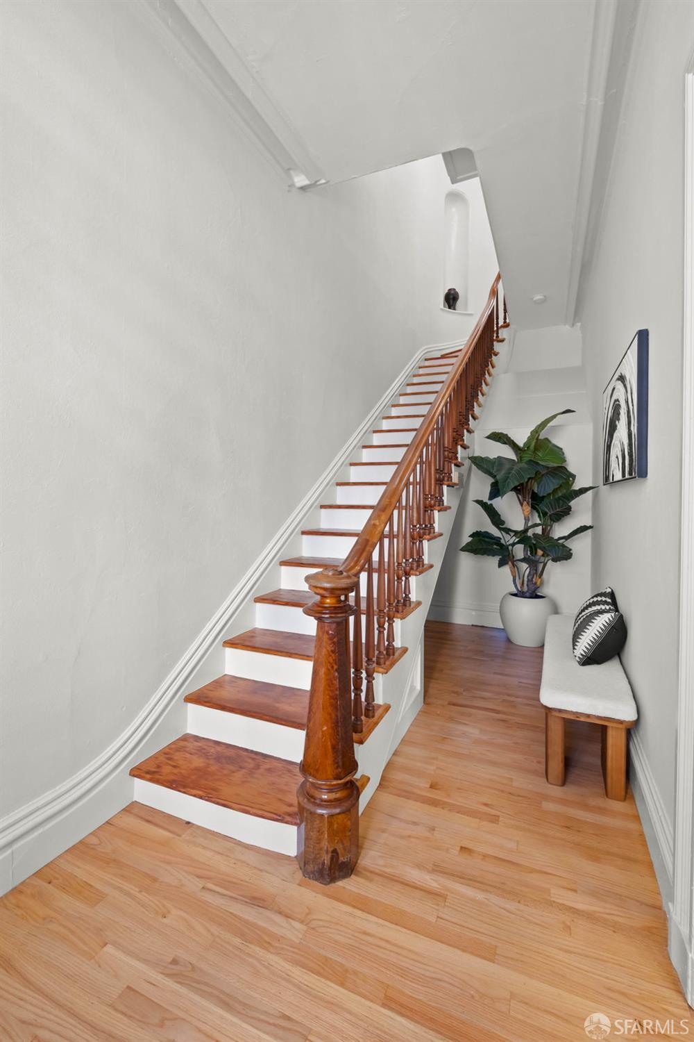 Detail Gallery Image 22 of 79 For 569 Capp St, San Francisco,  CA 94110 - 5 Beds | 3 Baths