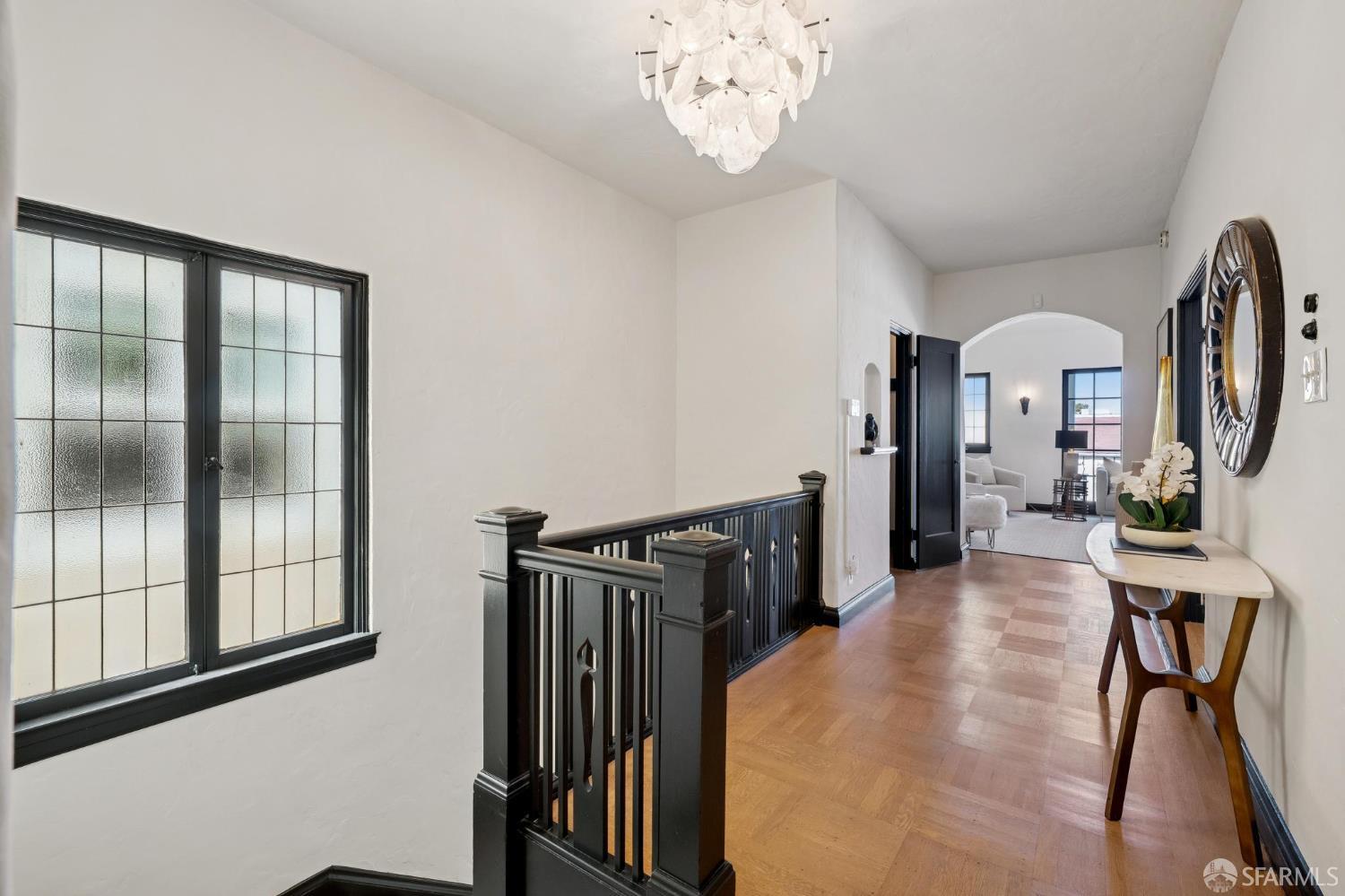 Detail Gallery Image 4 of 62 For 2335 Bay St, San Francisco,  CA 94123 - – Beds | – Baths