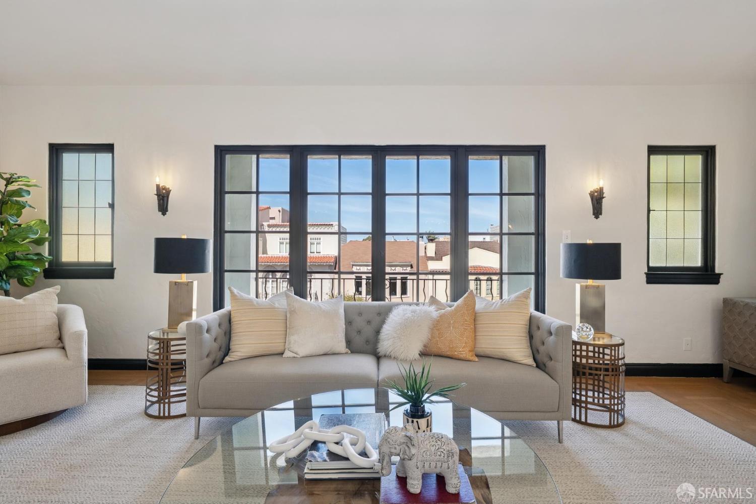 Detail Gallery Image 9 of 62 For 2335 Bay St, San Francisco,  CA 94123 - – Beds | – Baths